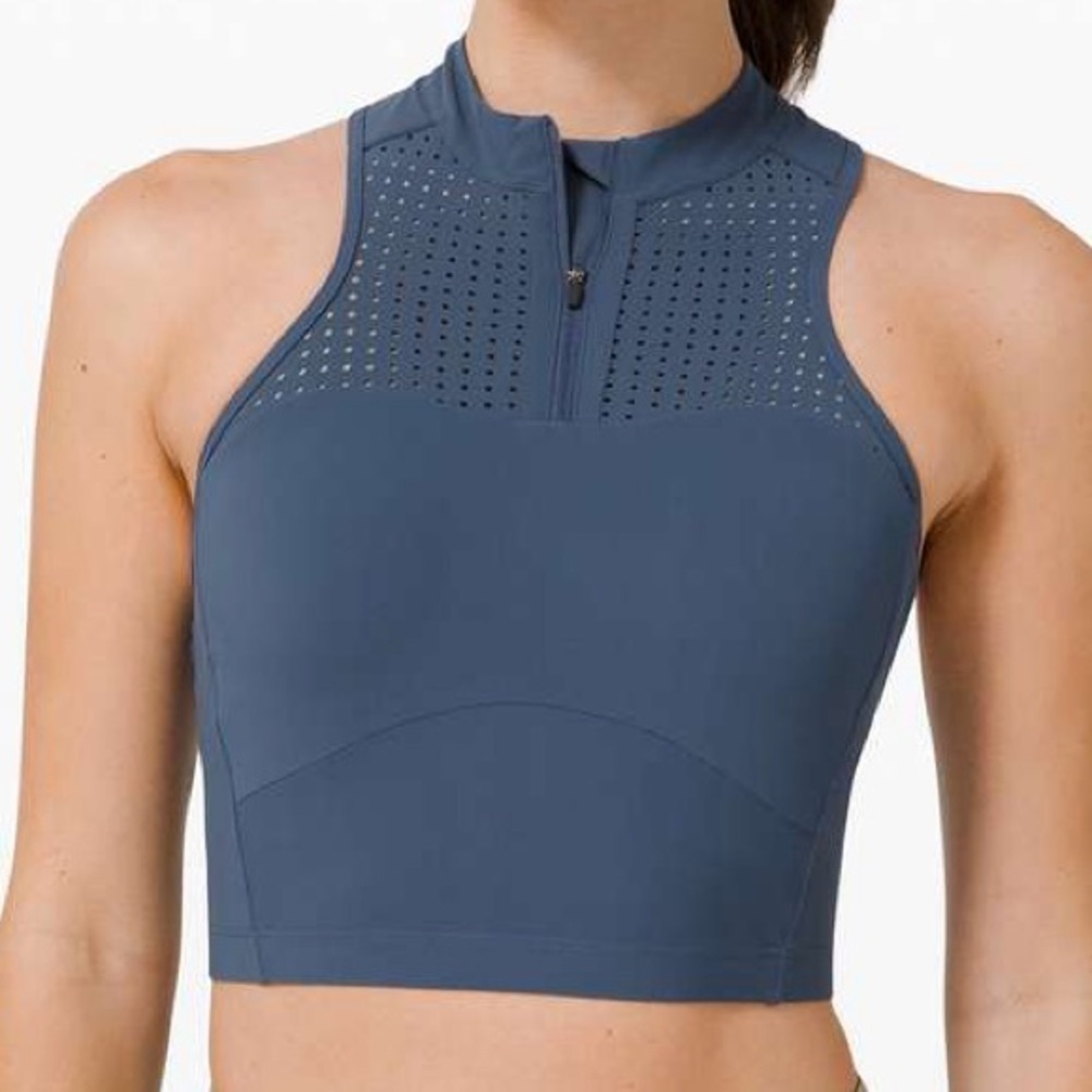 Lululemon Unleash Strength Bra Medium Support, B/C Cup
Iron Blue size 4
